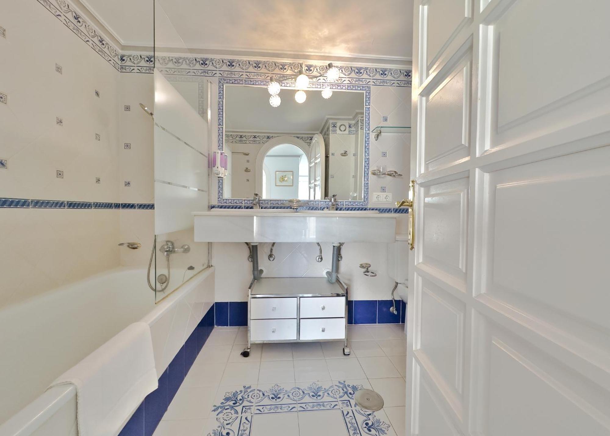 Skol 508 West Facing Duplex Apartment With Amazing Sea Views 马尔韦利亚 外观 照片
